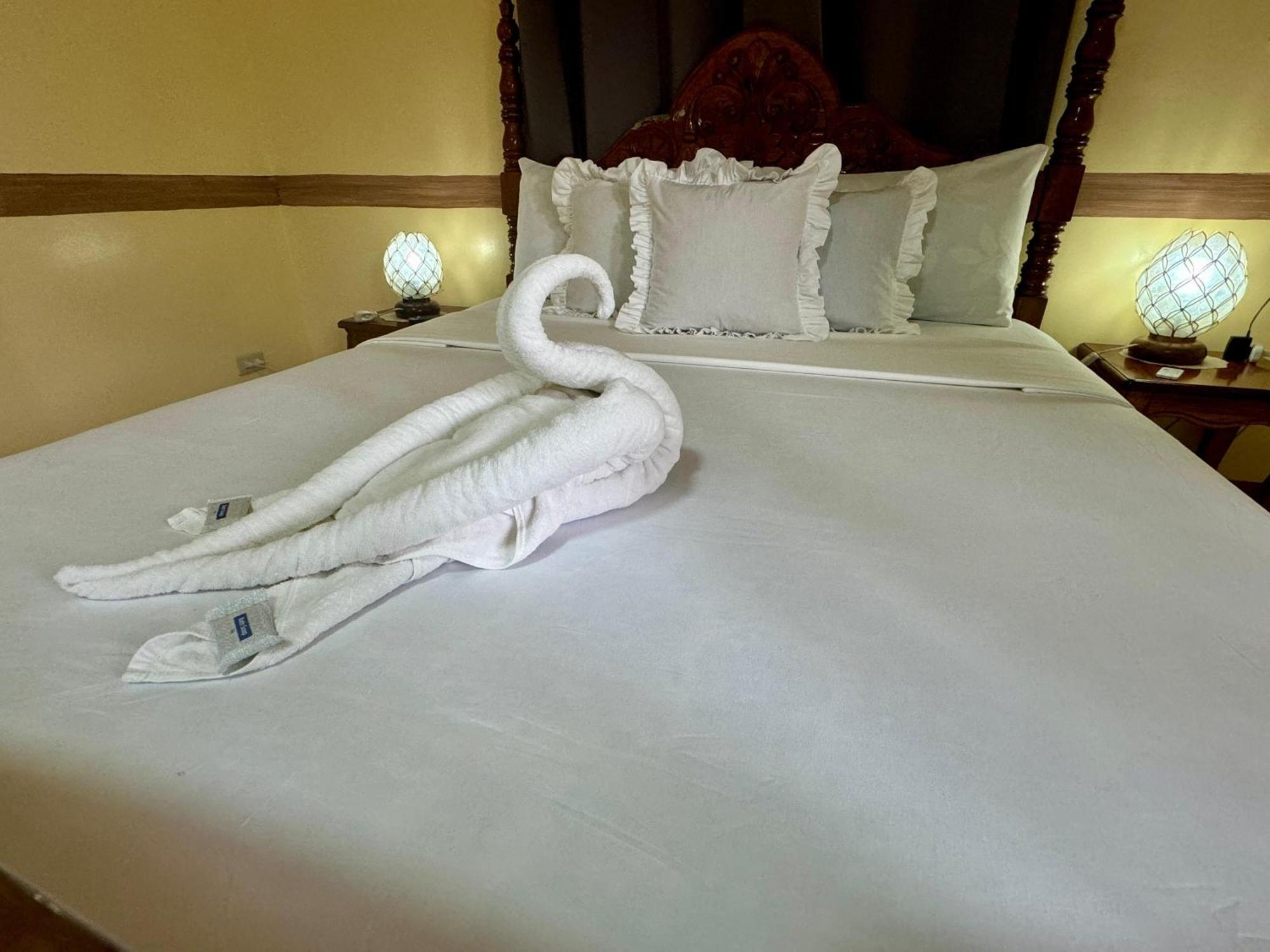 Ocean Breeze Inn Manoc-Manoc Dış mekan fotoğraf