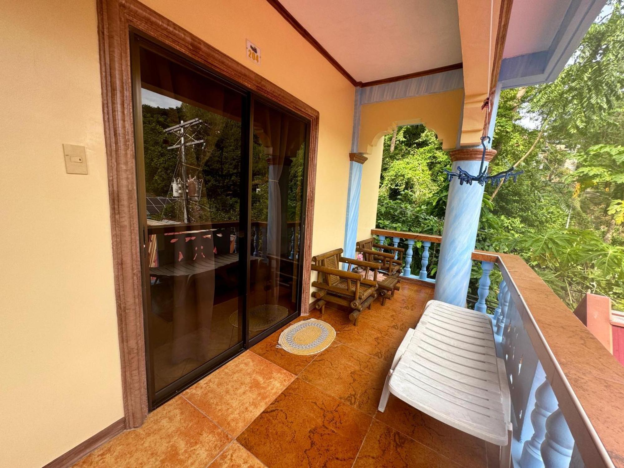 Ocean Breeze Inn Manoc-Manoc Dış mekan fotoğraf